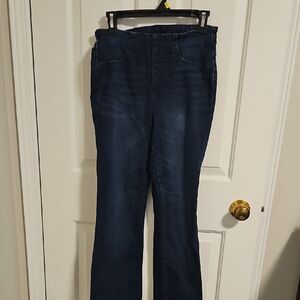 DG2 Elegant Dark Wash Flare Jeans Size 2-4-6